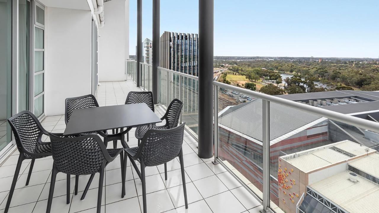 Oaks Adelaide Embassy Suites Luaran gambar